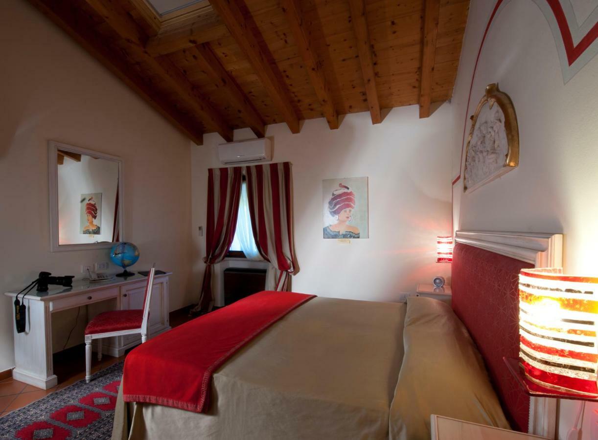 Resort La Mola Sommacampagna Ngoại thất bức ảnh